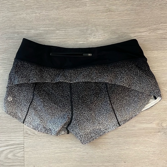 Lululemon Speed Up Low Rise Shorts 2.5” - Picture 2 of 2